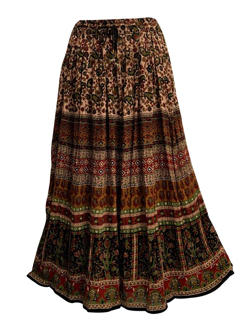 Exploring Broomstick Skirts: Effortless Bohemian Style
