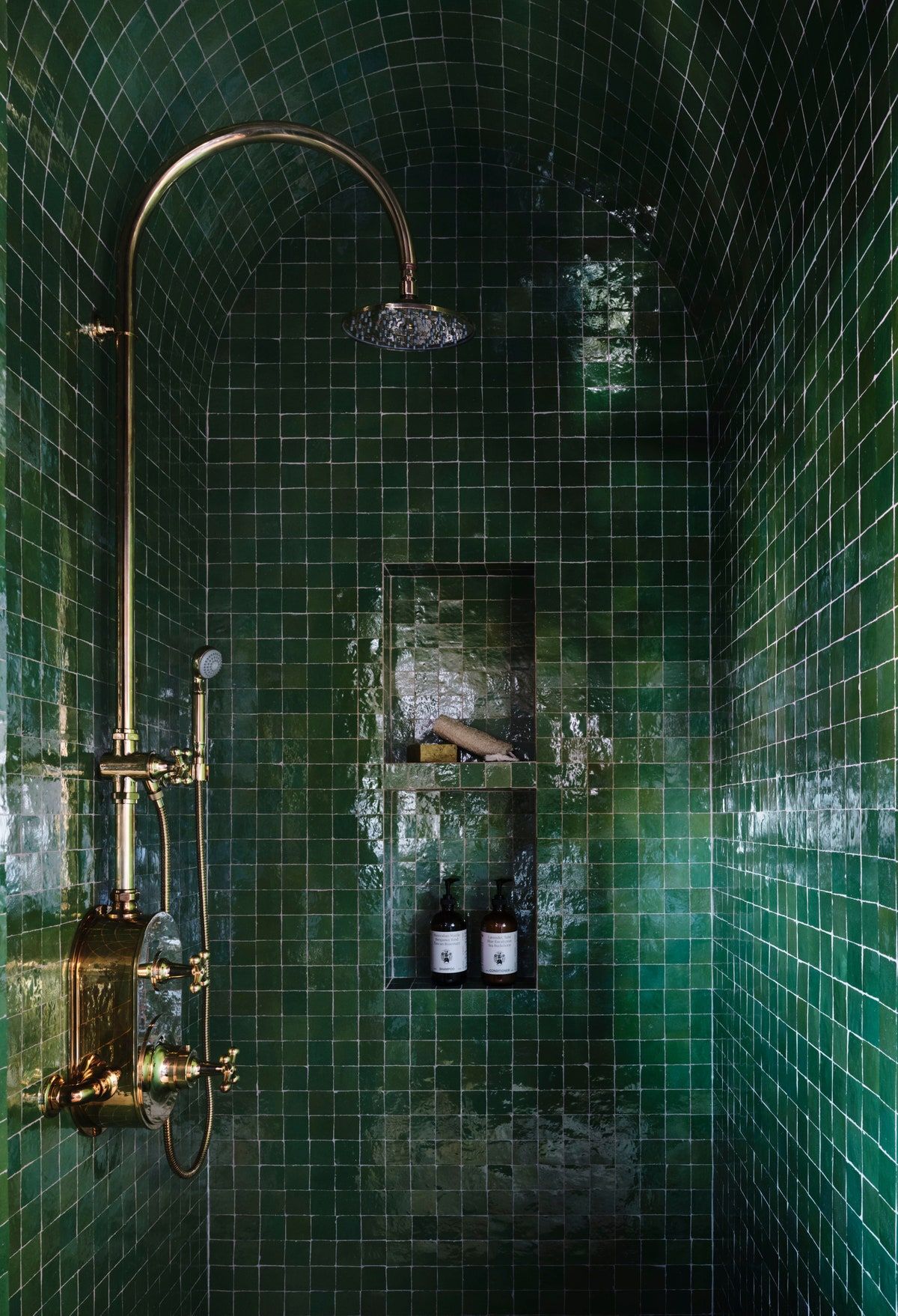 Indulge in Luxury: Designer Bathrooms That Wow