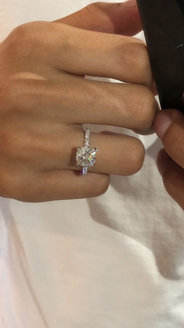 Forever Love: Diamond Wedding Rings for Eternal Bonds