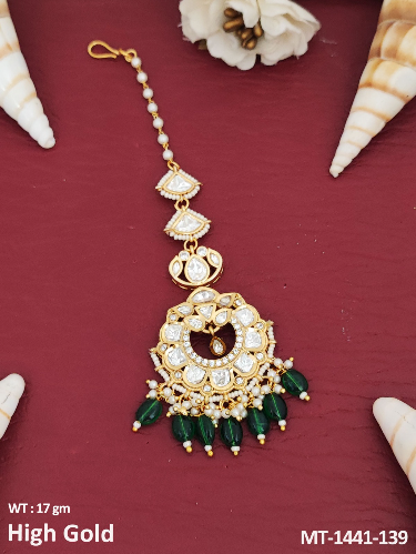 Traditional Elegance: Adorn Yourself with Maang Tikka Designs