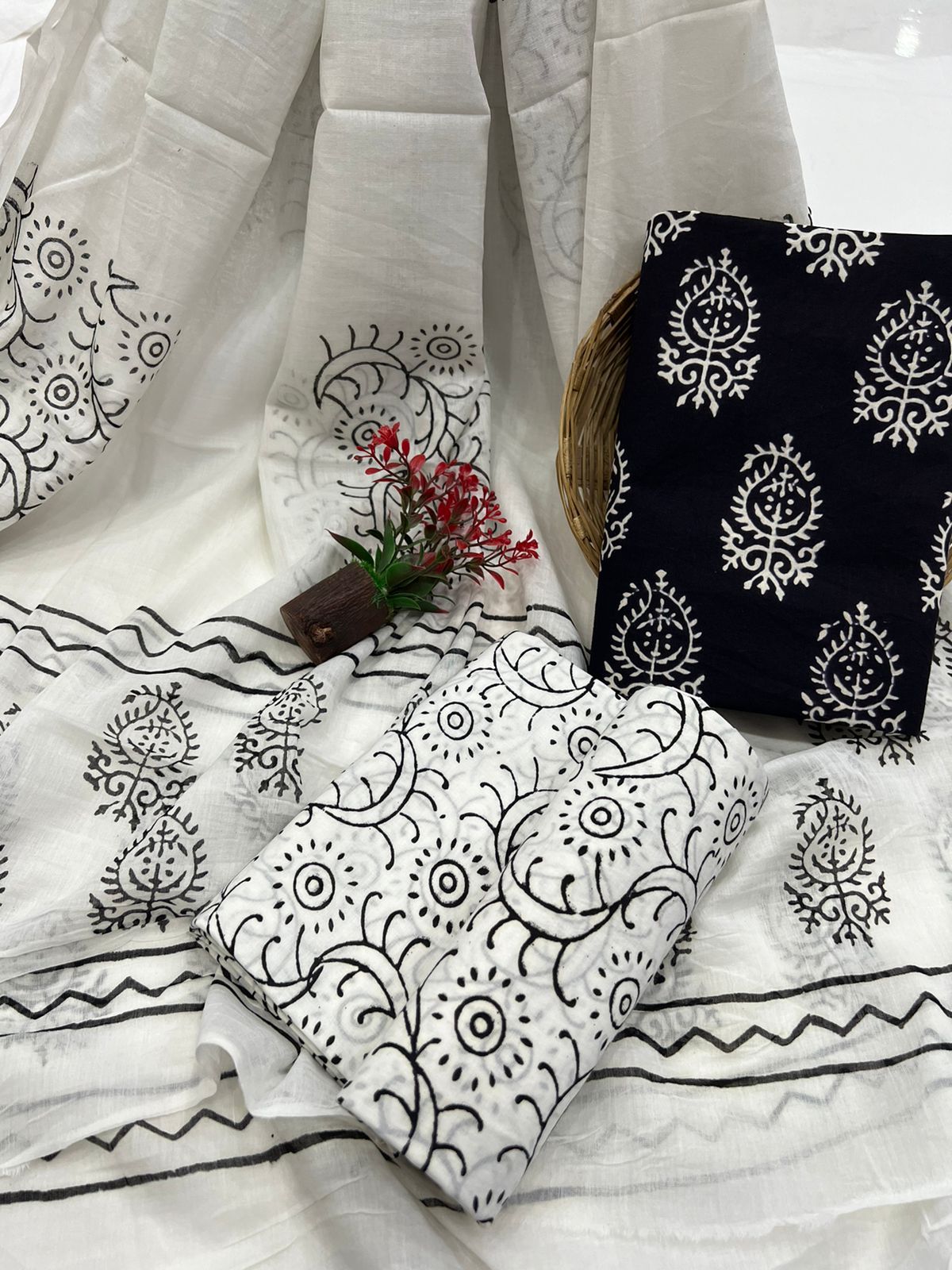 Elegant Ethnic Wear: Stitched Salwar Suits for Women