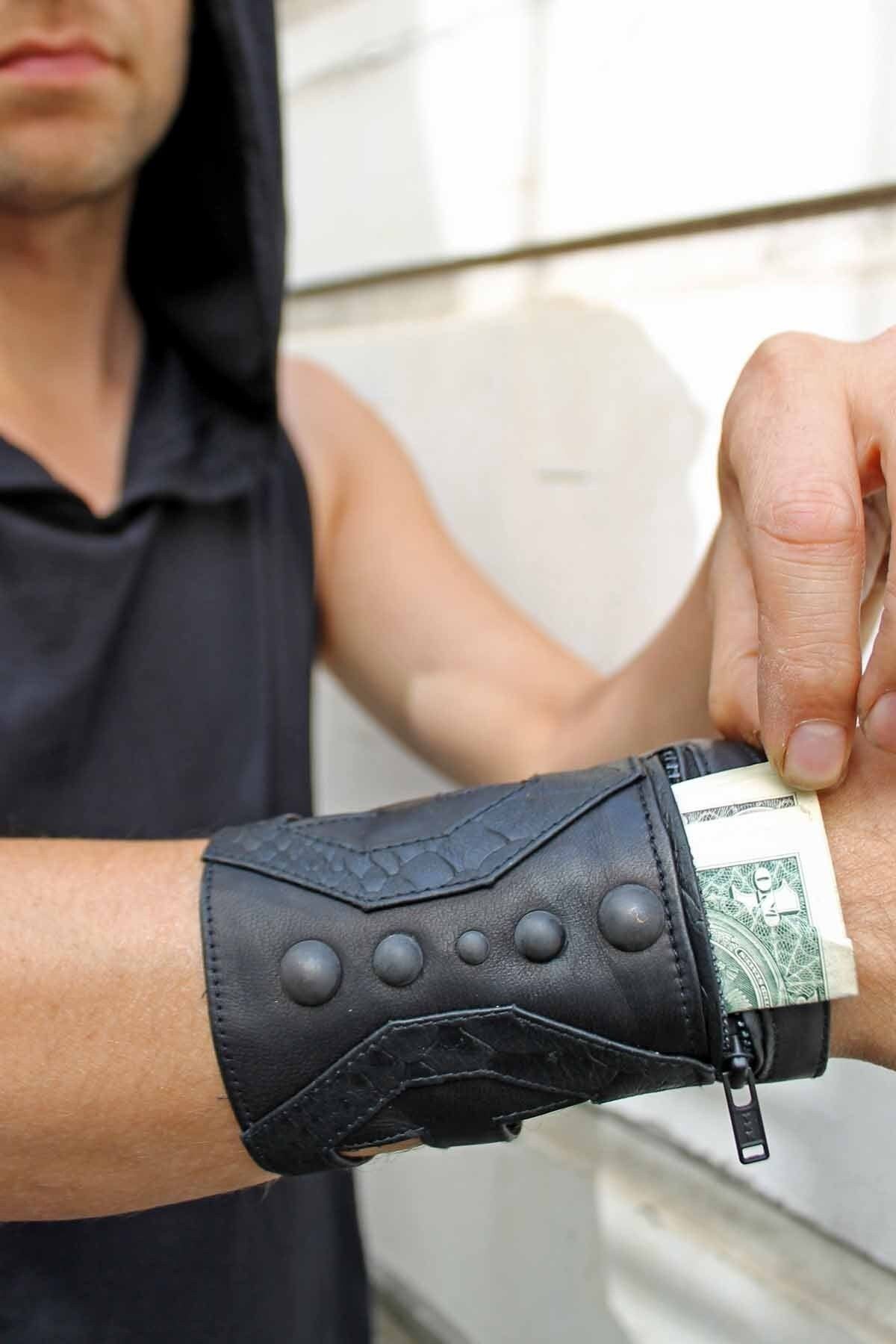 On-the-Go Style: The Convenience of Wrist Wallets