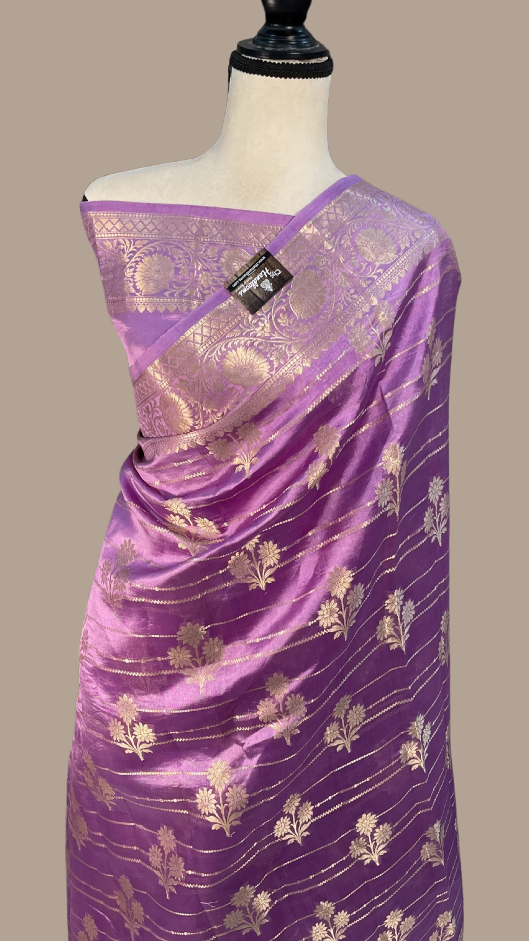 Zari Sarees: Celebrating Tradition and Elegance in Every Drape