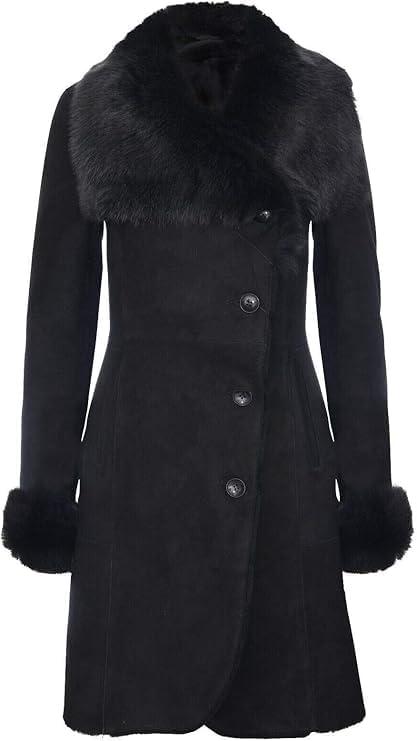 Explore our trendy women's winter coats this season!