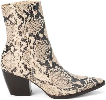 Explore Trendy Women's Boots: Style and Comfort Combined!