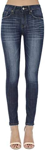 Discover Chic and Trendy Women's Jeans for Every Occasion!