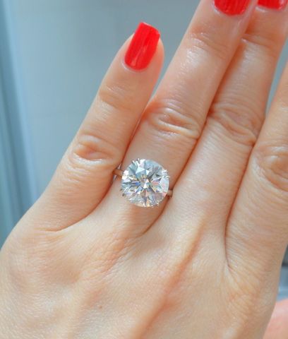 Jewel of the Week - A 5-Carat Dream Diamond Named Holly (With .