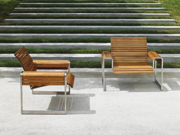 51 Modern Outdoor Chairs To Elevate Views of Your Patio & Gard
