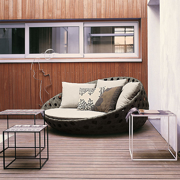 Outdoor Design: Choosing Elegant Patio Furnitu