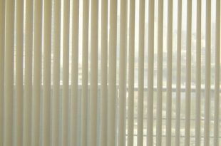 Determining the right ways to have the right blind curtain .