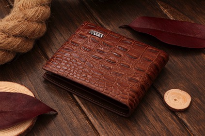 Maintain the quality of your crocodile leather wallet? - TheNewWall