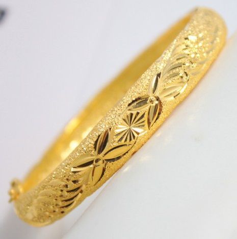 15 Latest Gold Bangles in 10 Grams | Simple gold bangle, Gold .