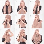 Beautiful hijab style To Wear With a Necklace - Hijab Fashion .