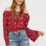 Off-the-shoulder Blouse (With images) | Blouse, Blouses for women .