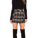 How to Style Black and White Plaid Skirt: Outfit Ideas (With .