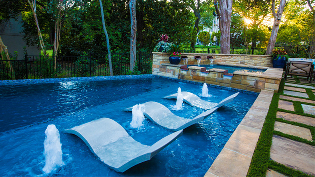 Pool Chairs in 26 Contemporary Settings | Home Design Lov