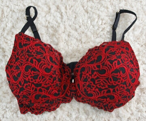Why are black and red bras mostly used by women? - Quo