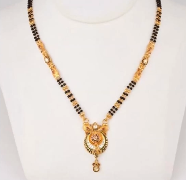 Beautiful Short Mangalsutra Design With Black Beads (With images .