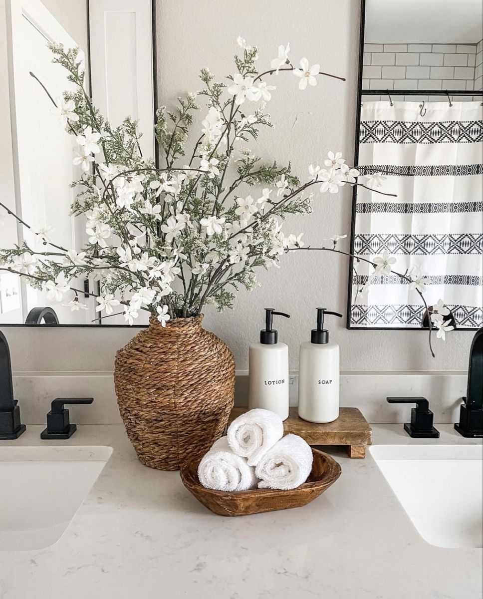 Stylish Sanctuaries: Bathroom Decor Ideas That Transform