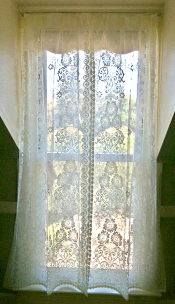 1699558828_Lace-Curtains.png