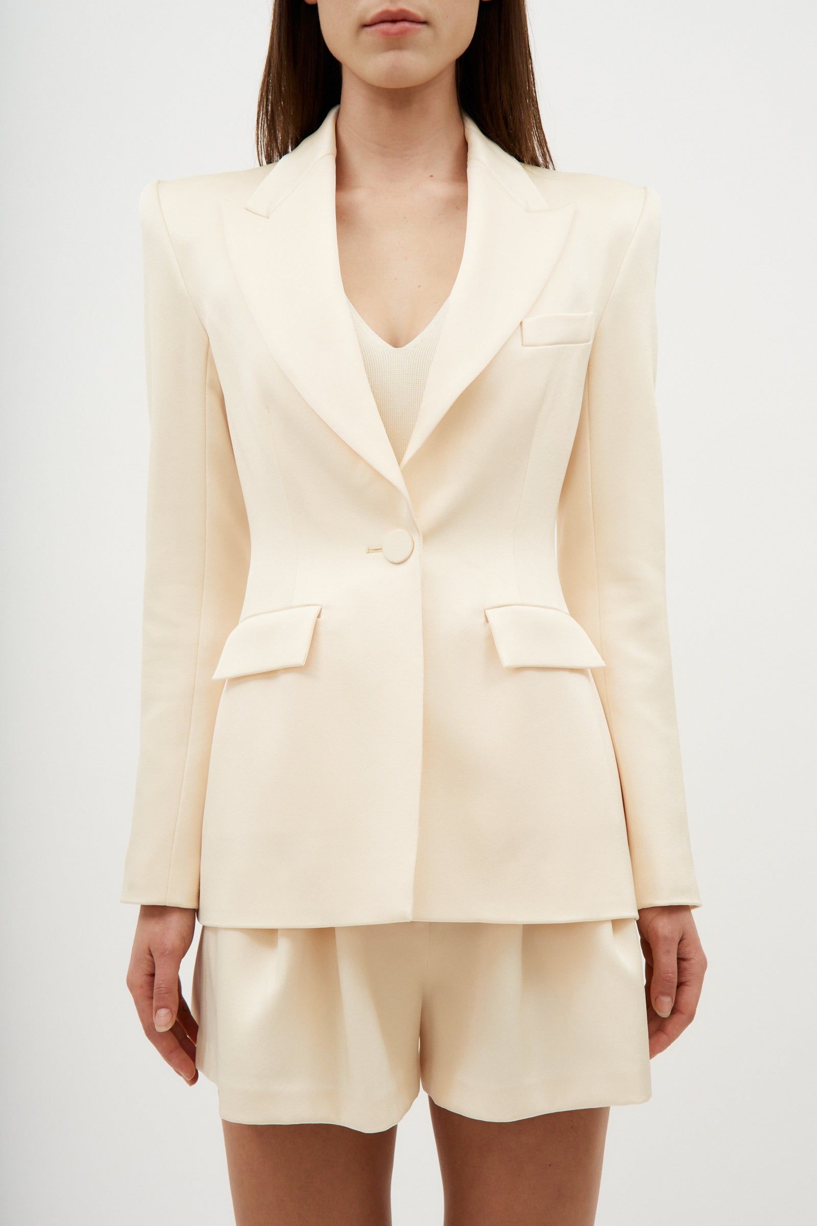 Cream Blazers: Timeless Neutrals for Effortless Style