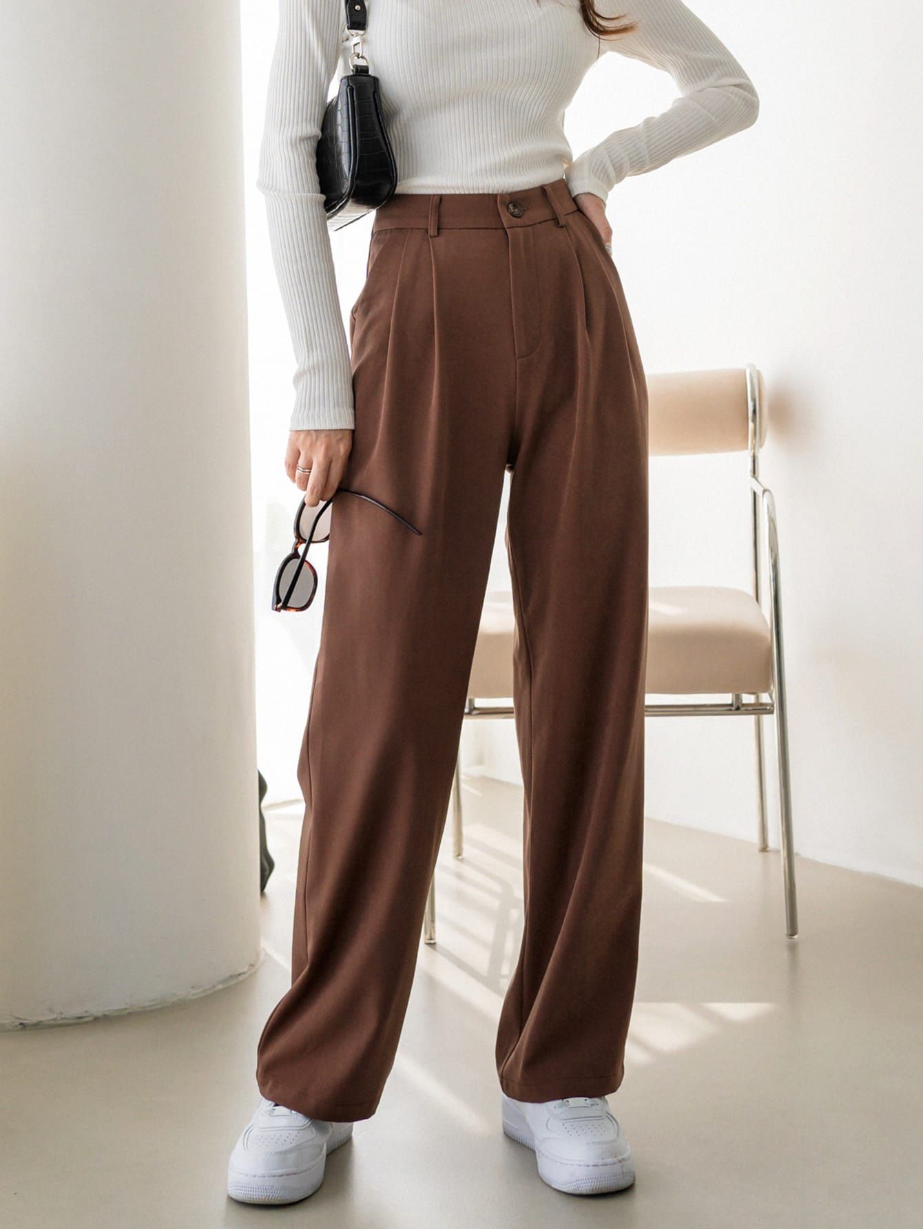 Brown Trousers: Versatile Staples for Every Wardrobe