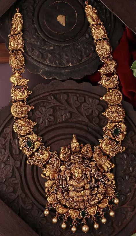 1699561048_Gold-Temple-Jewellery.jpg