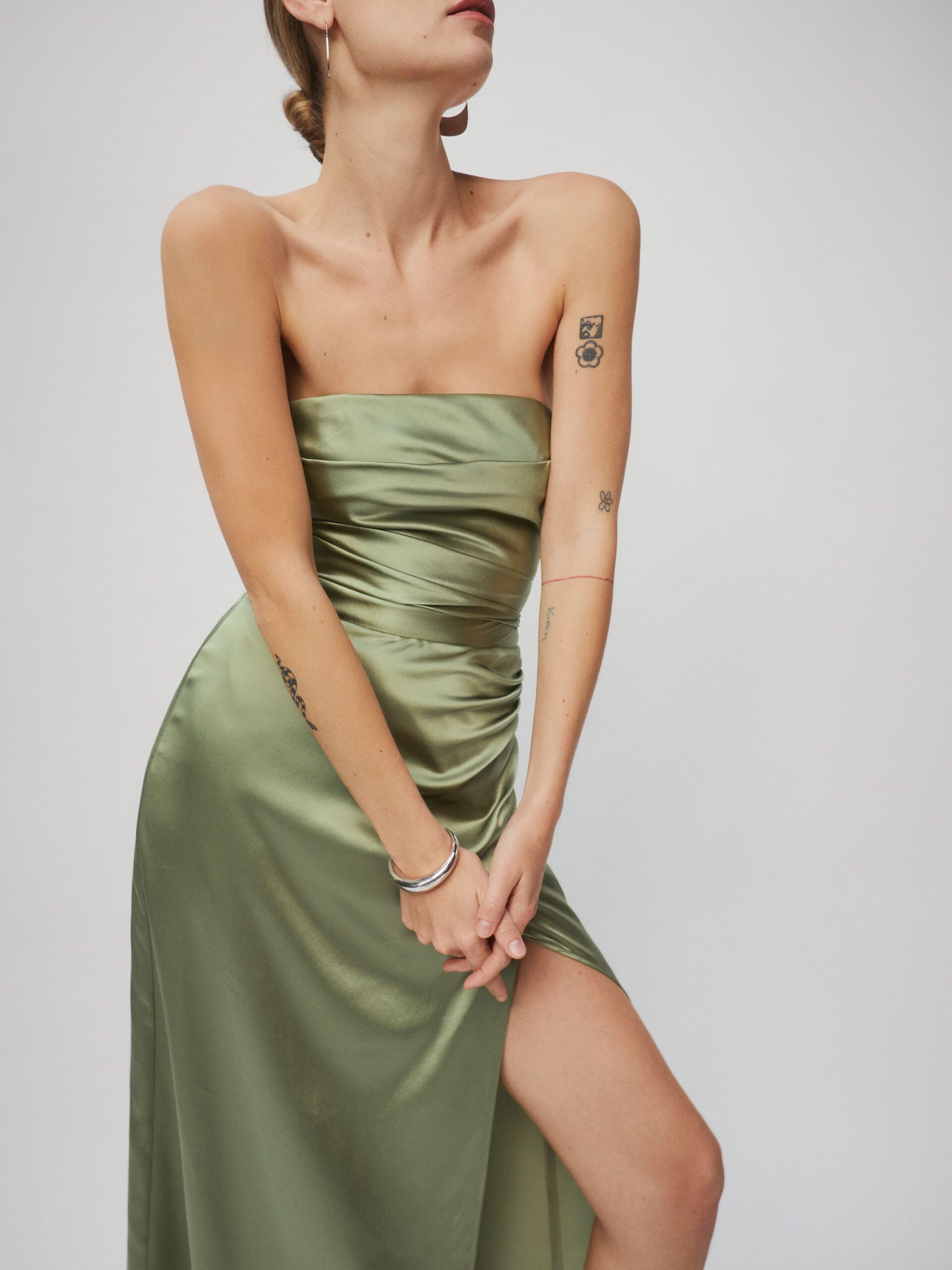Make a Statement with Strapless Dresses for Every Occasion