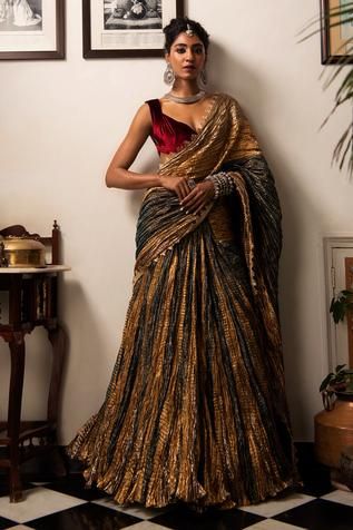 Luxurious and Elegant: Velvet Sarees for Special Occasions