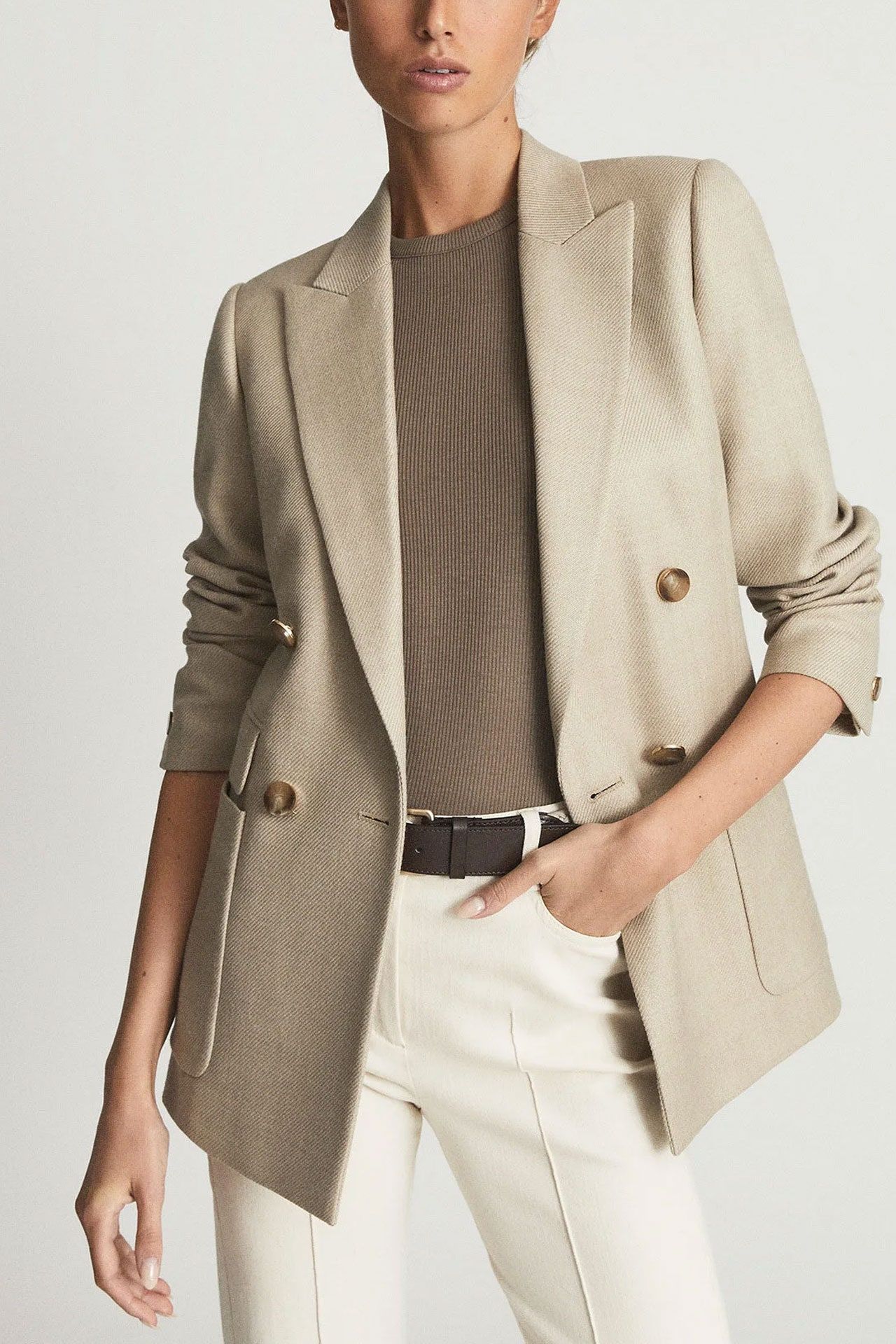 Classic Elegance: Cotton Blazers for Timeless Appeal