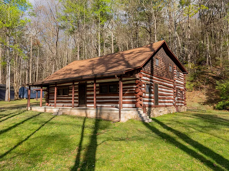 Modern Potential Wrapped in Rustic Beauty