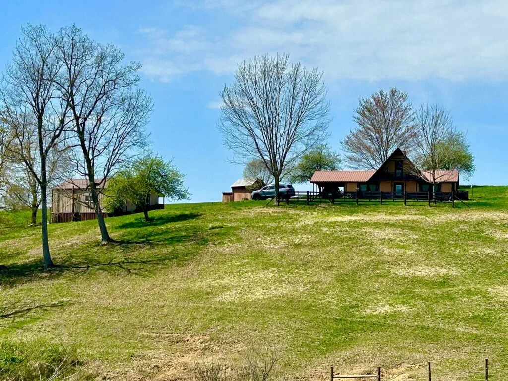 Peaceful 3-Bedroom Retreat on 21 Acres – Columbia, KY