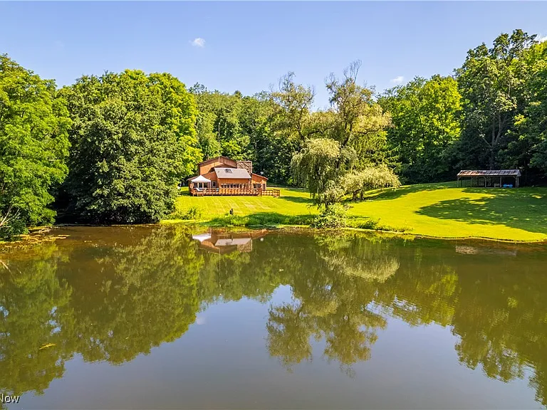 Serene Escape & Hunter’s Haven – 50 Acres of Bliss