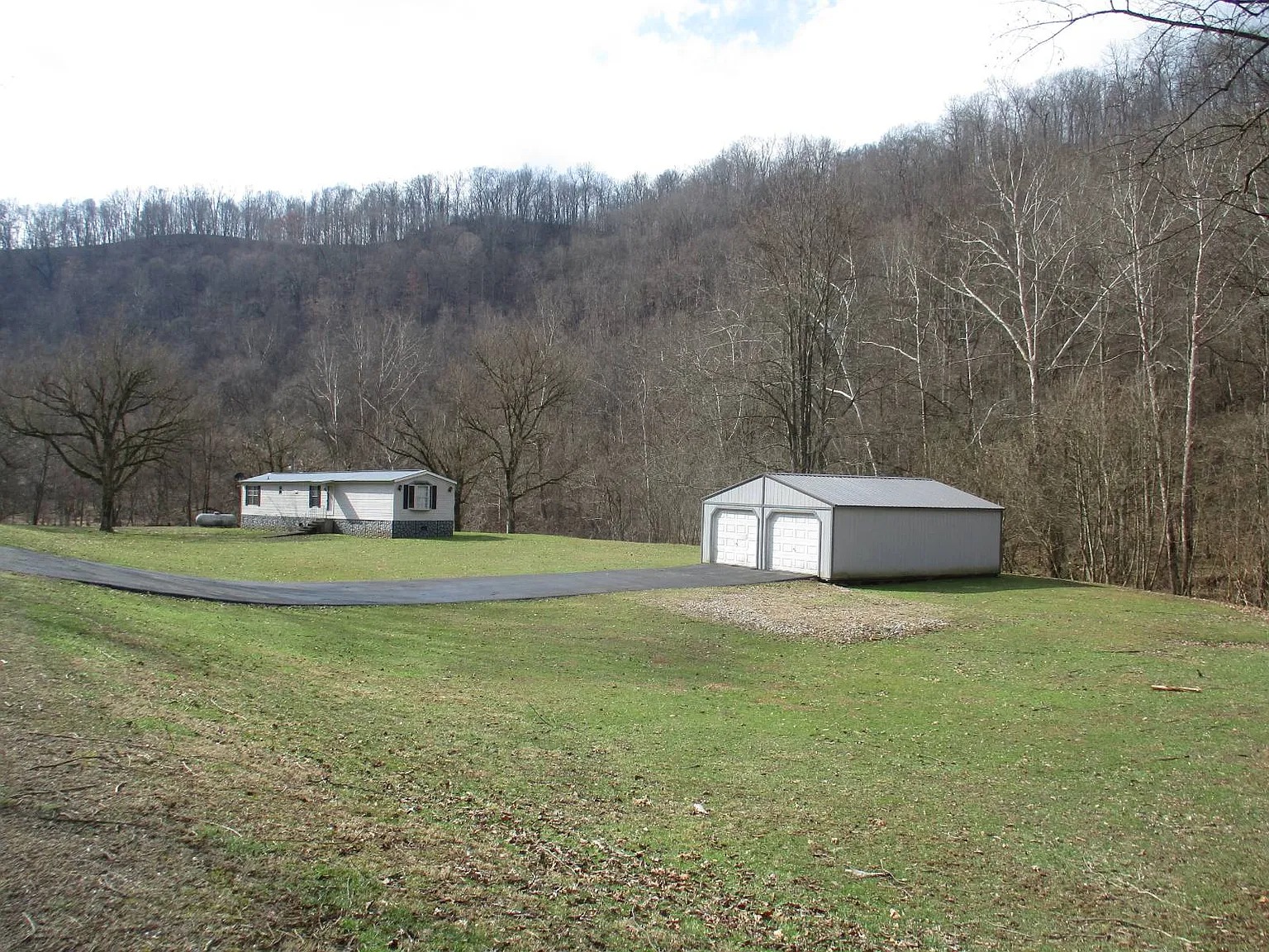 3-Bedroom Home on 57 Acres in Normantown, West Virginia – A Perfect Blend of Space and Tranquility