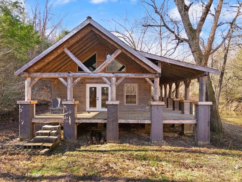 Cozy 2-Bedroom Cabin with 5.05 Acres in East Bernstadt, Kentucky for Sale