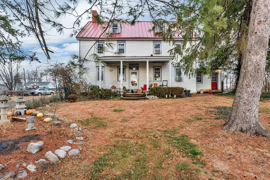 A Charming 300-Year-Old Farmhouse on 10.33 Acres