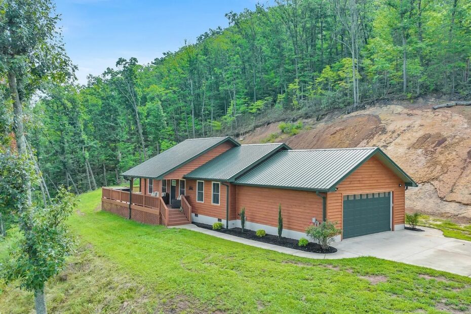 Spacious 3-Bedroom Cabin on 64 Acres in Greeneville, Tennessee