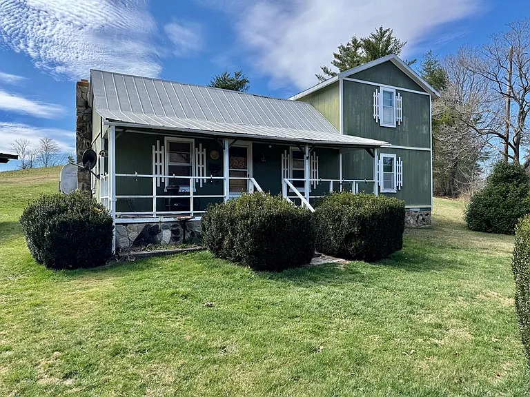 Enchanting Mountain Getaway at 2415 Lime Kiln Rd – A Serene Escape with Endless Possibilities