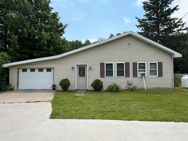 Charming and Cozy Home Set on 9.2 Acres