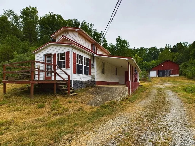 Farmhouse Living at Its Best – 71 Acres in Flatgap