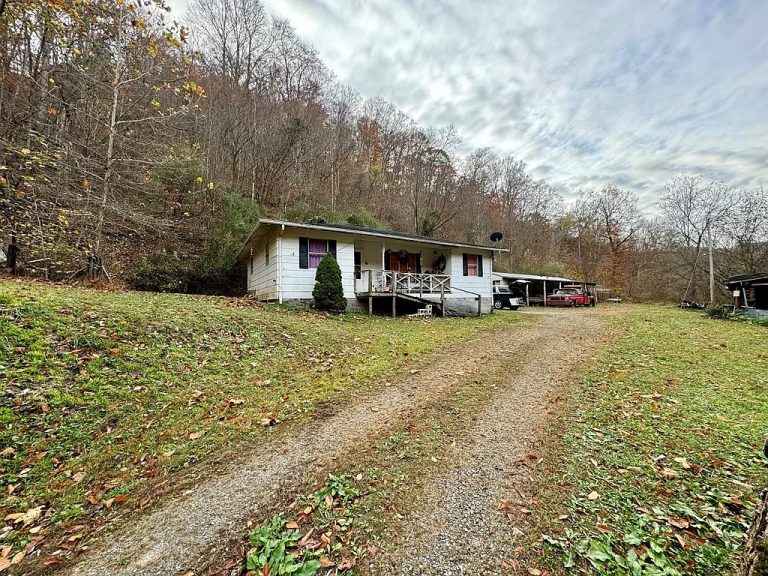 Spacious 100 Acres with Home in Kimper, Kentucky