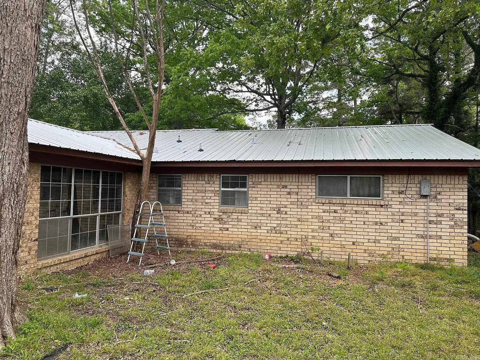 Rural Arkansas Retreat – 3-Bedroom Home on a Sprawling 38 Acres