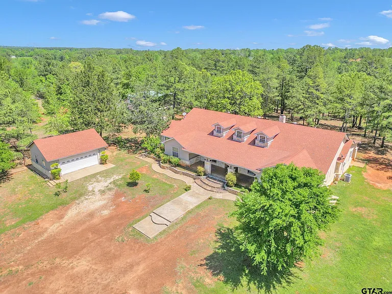 11+ Acres of Potential and Possibility