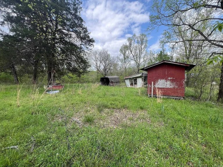Cozy 2-Bedroom Mobile Home on 10.88 Private Acres – Boles, Arkansas
