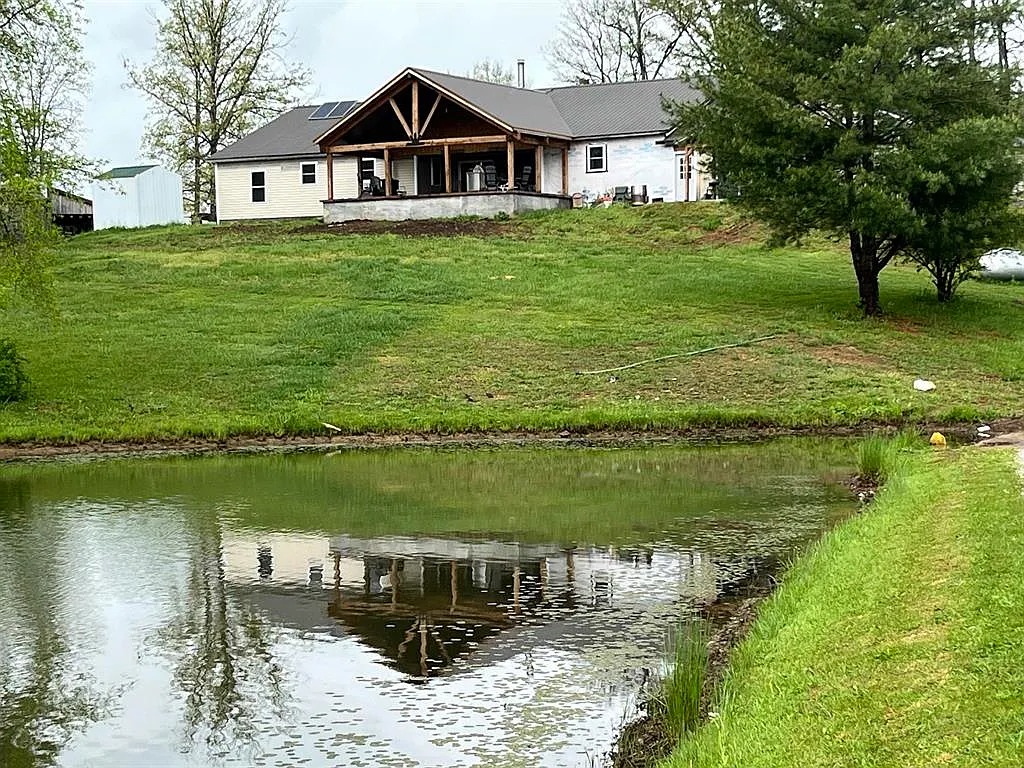 Spacious 5-Bedroom Home on 111 Acres in Hawesville, KY