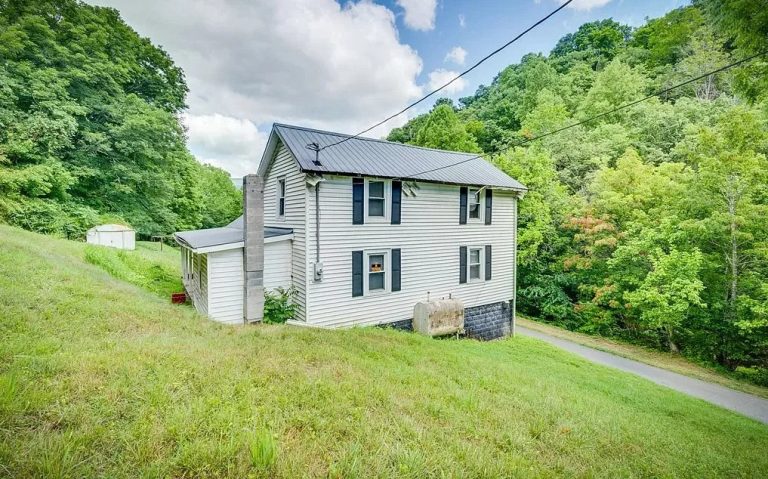 Charming 3-Bedroom Creekside Farmhouse on 9.5 Acres in Saltville, Virginia