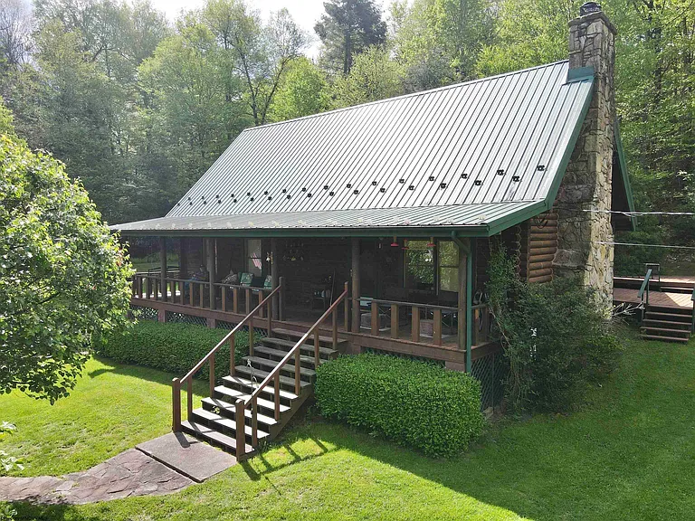 Your Forever Country Home – 3 Bed, 3 Bath on 8 Acres
