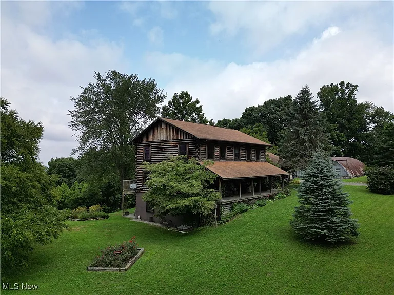 Mountain Paradise: Expansive Hemlock Log Home on 27.6 Acres in Fayette County, WV