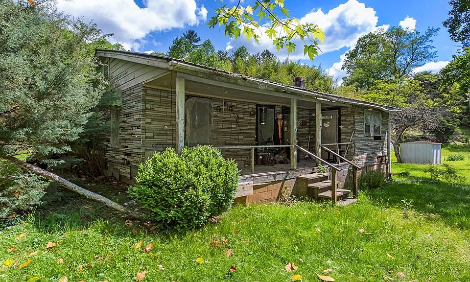 Investor Special: 2-Bed Home on Nearly 6 Acres – No Restriction