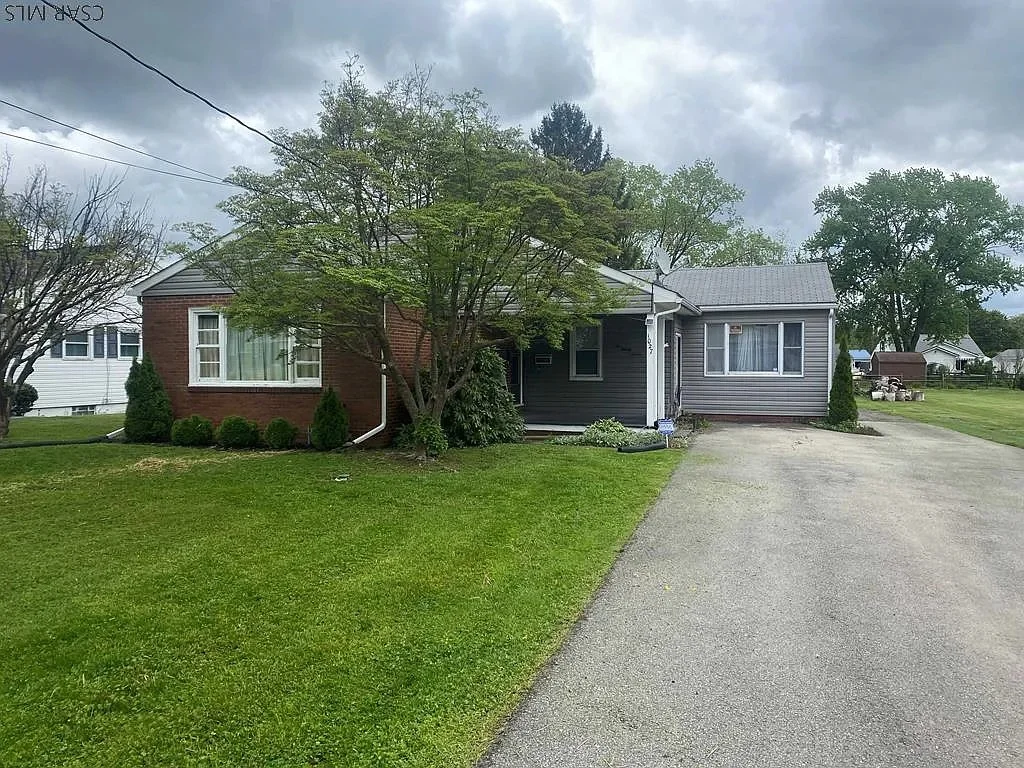Peaceful 33-Acre Ranch with 3 Bedrooms in Johnstown, PA